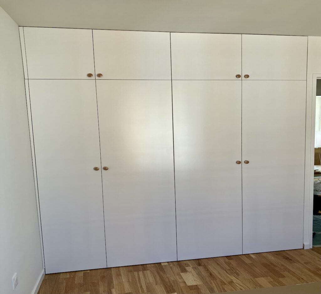 dressing sur-mesure encastré dans une chambre à Asnières-sur-Seine (92)