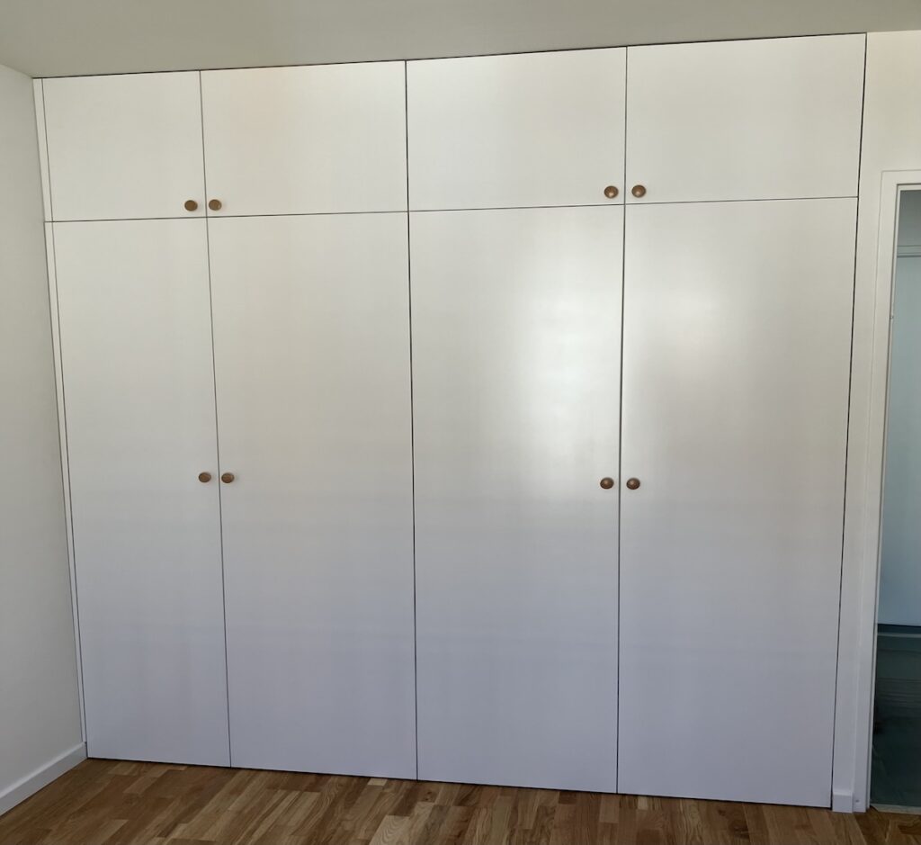 dressings double encastrés, agencement semi-mesure réalisé à Courbevoie (92)