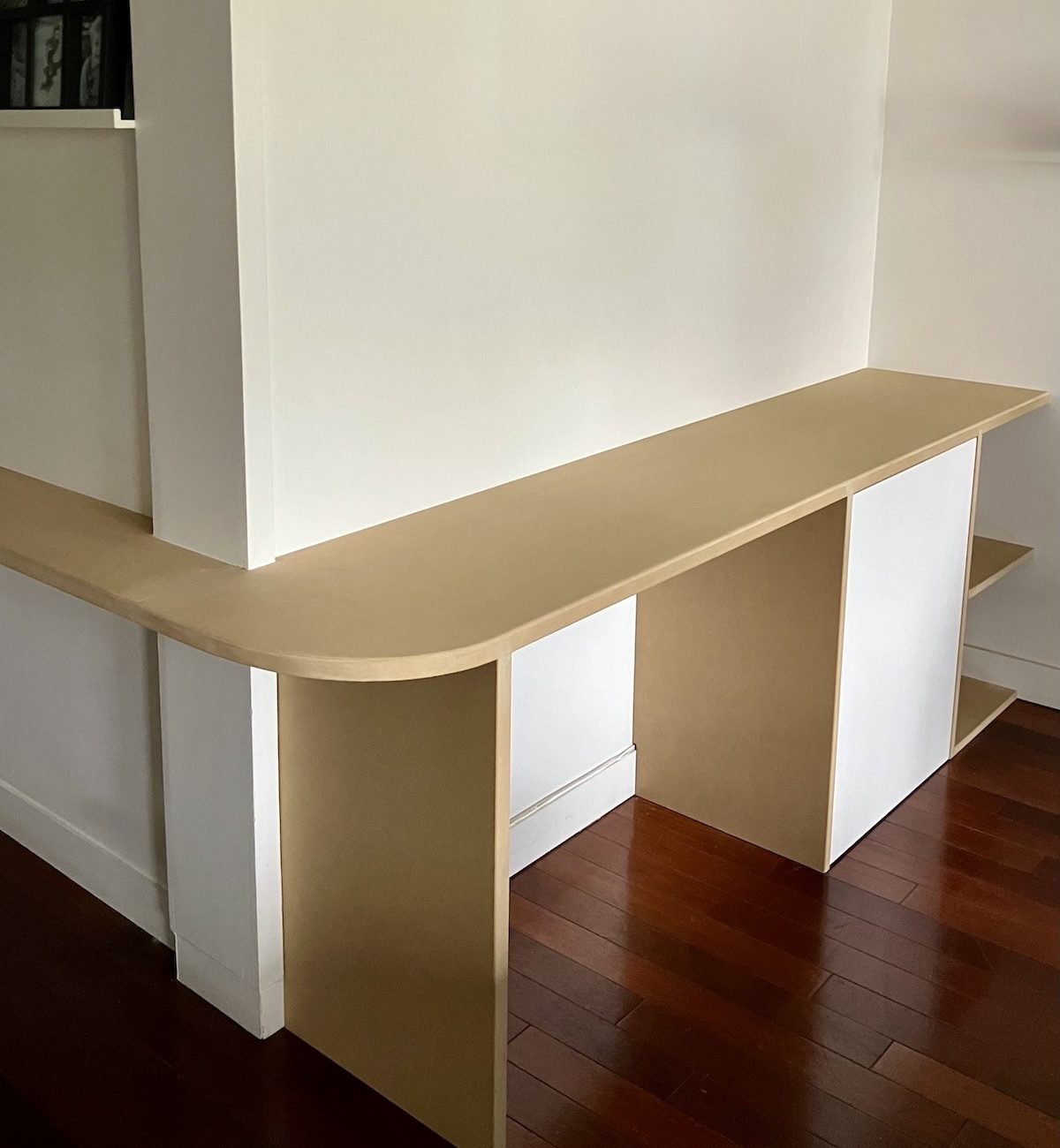 Bureau sur mesure avec placard intégré et étagères réalisées à La Garenne-Colombes