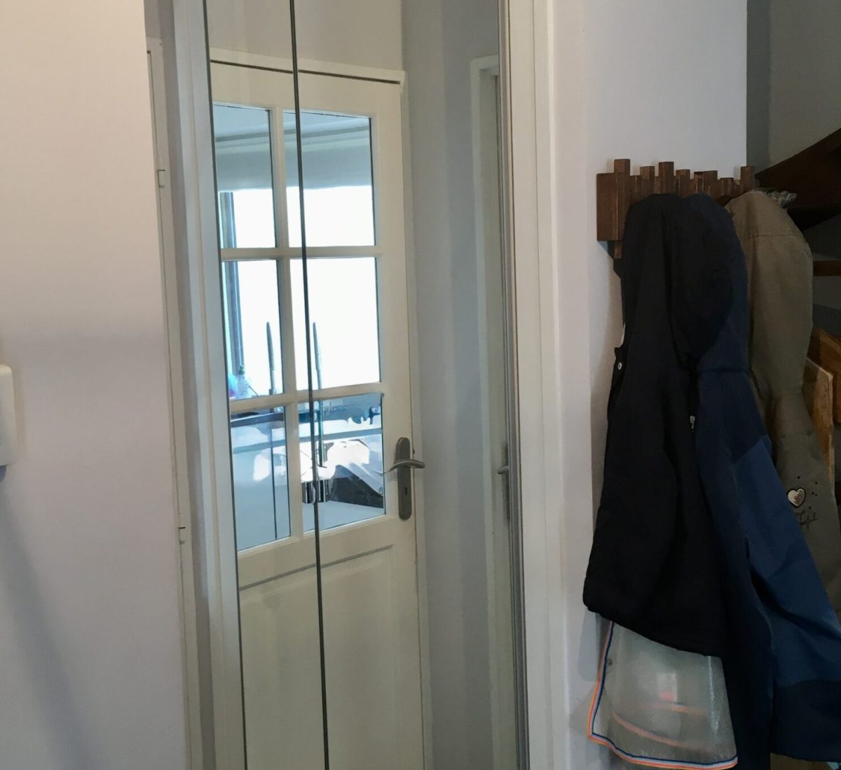Dressing IKEA Pax adapté et encastré avant finitions réalisé à Courbevoie.